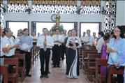 Ngày khai mạc: ĐGM, Lm, các tham dự viên cung nghinh Thánh Anê Lê Thị Thành