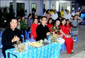 Các linh mục, tham dự viên tham dự chương trình bổn mạng Giới trẻ Gx Tân Phú