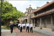 Phái đoàn thăm nhà thờ Phát Diệm
