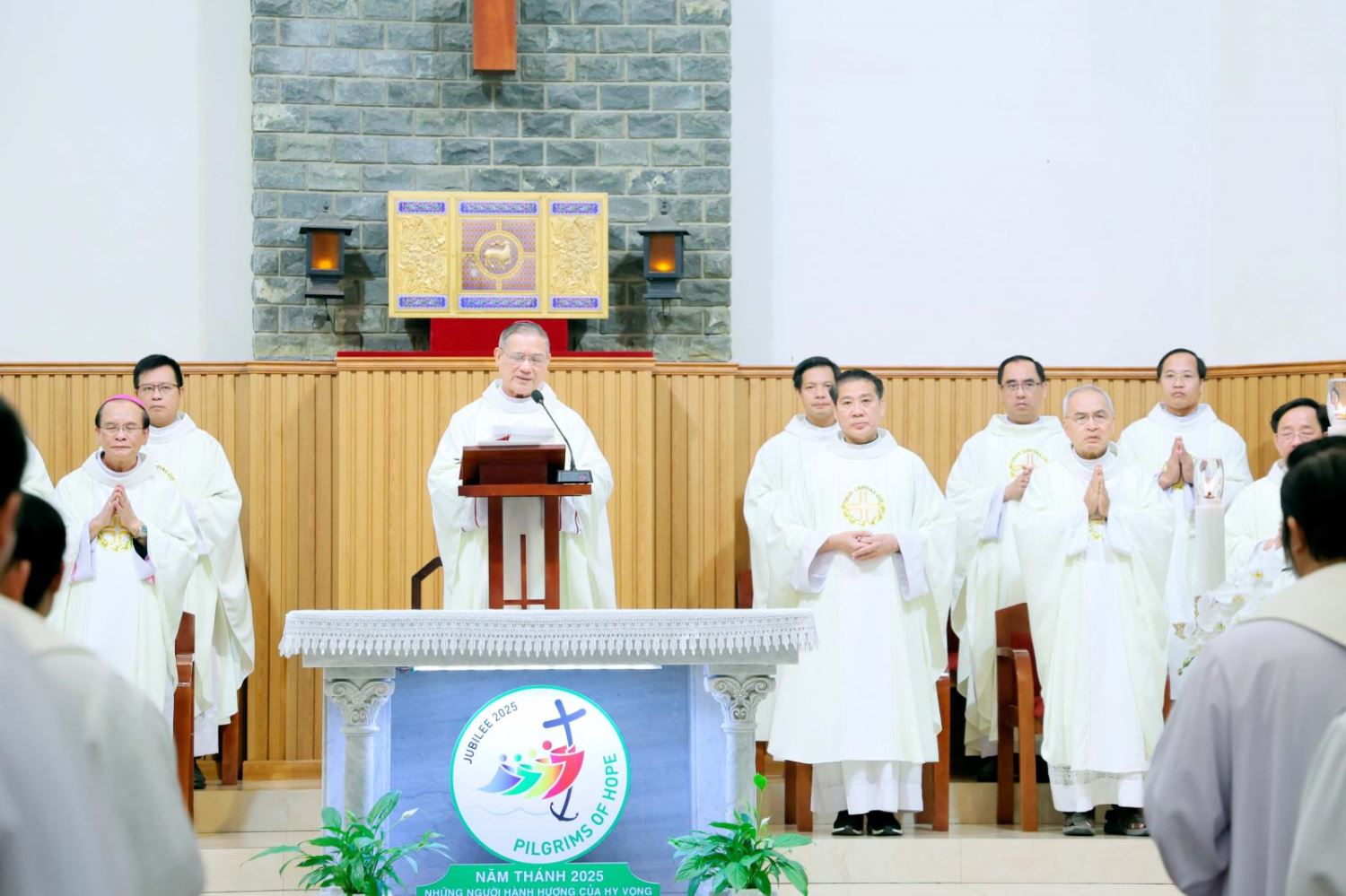 https://caritasvietnam.org/datafiles/img_data/images/BTT_5669.jpg