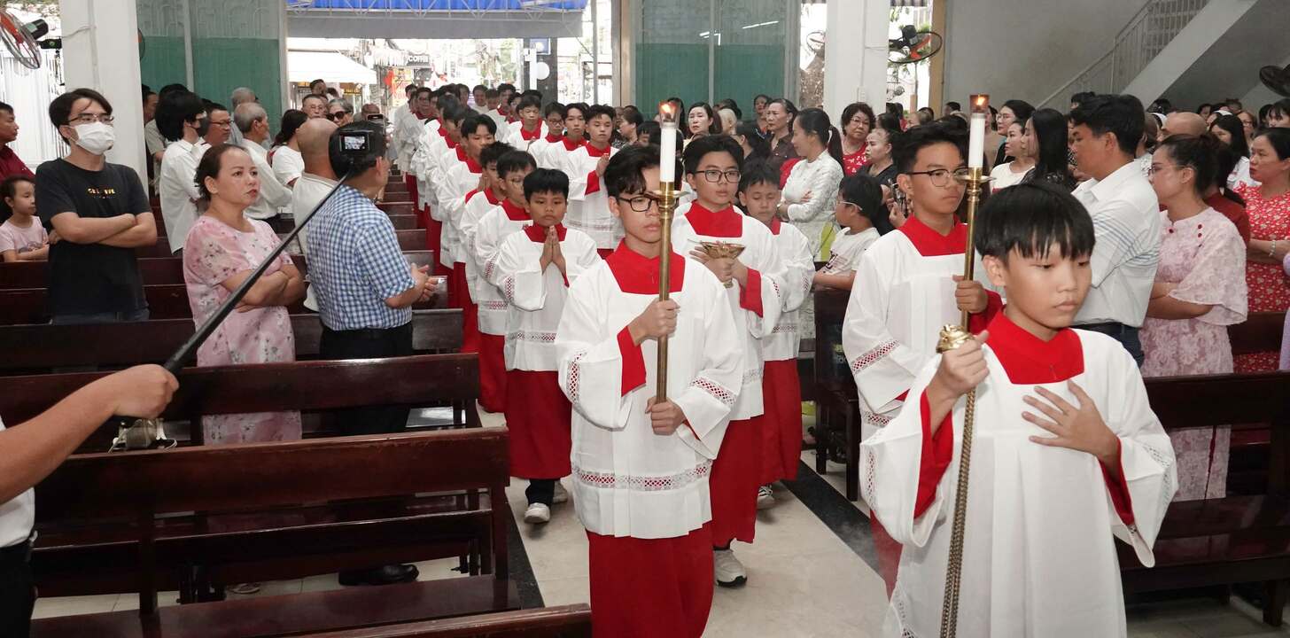 GX-Nhan-Hoa-bon-mang-Le-sinh (5)