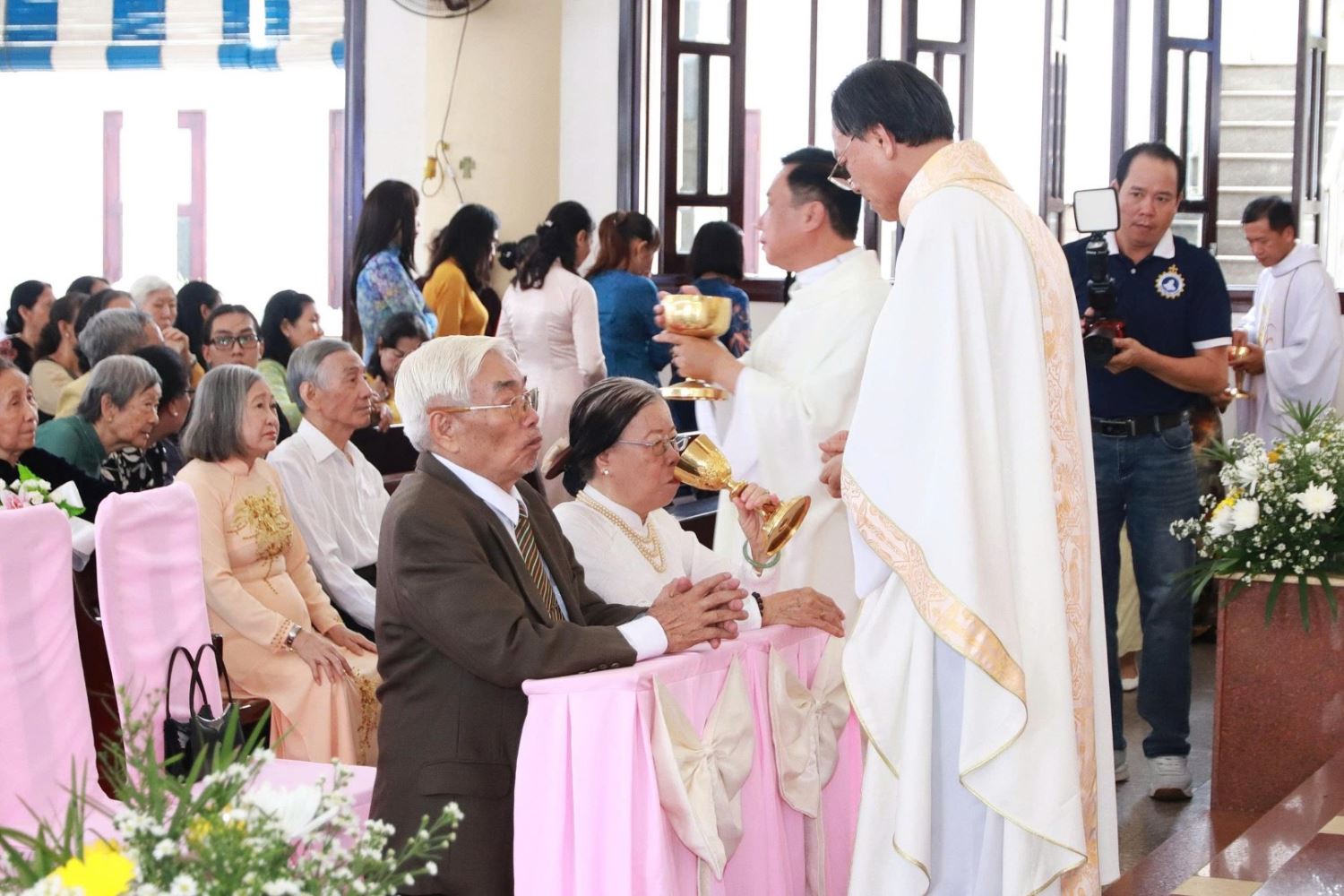 Ngan-khanh-Lm-Chanh-xu-Trung-My-Tay (8)