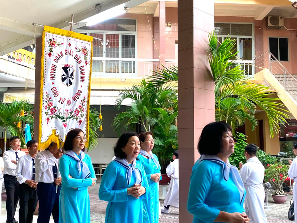 Hoa-Hung-cung-nghinh-Me (4)