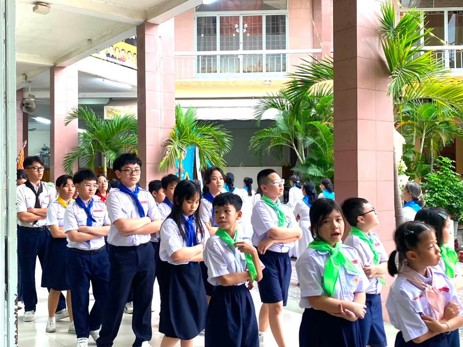 Hoa-Hung-cung-nghinh-Me (5)