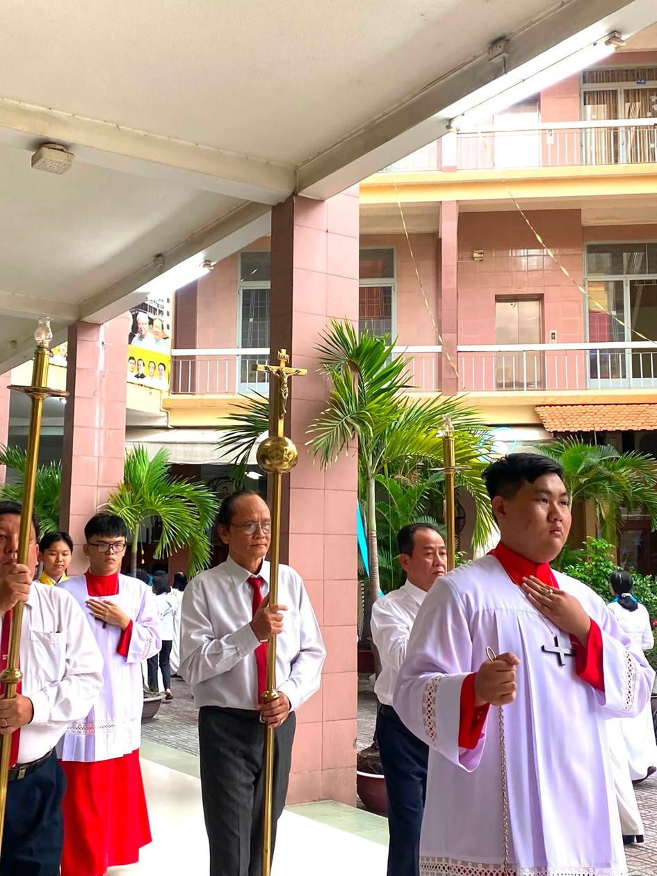 Hoa-Hung-cung-nghinh-Me (3)