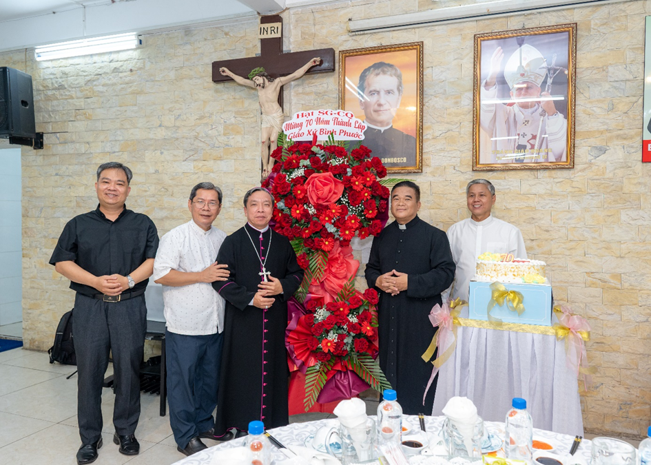 GX-Nhan-Hoa-70nam-thanh-lap (4)