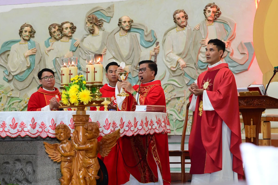 GX-Tan-Phươc-bon-mang-ban-Thien-Chi (6)