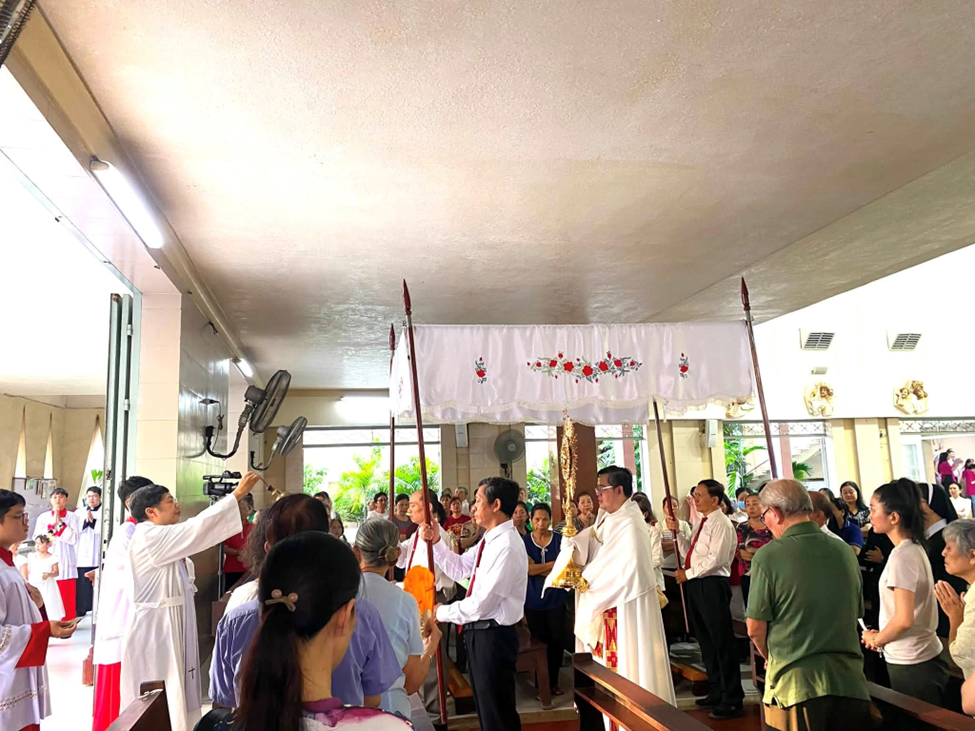 GX-Hoa-Hung-ton-vinh-Thanh-The (1)