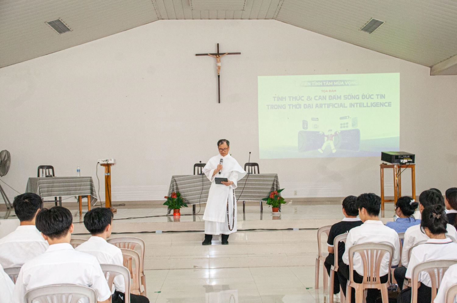 Sinh-vien-tinh-huan (4)