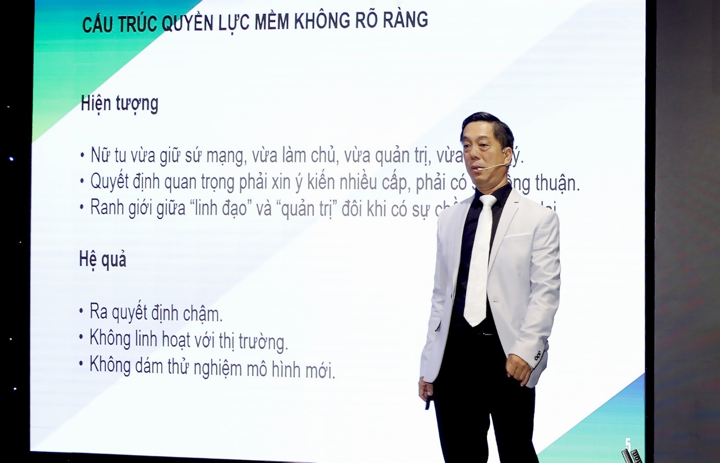 Hoi-thao-giao-duc-mam-non (6)