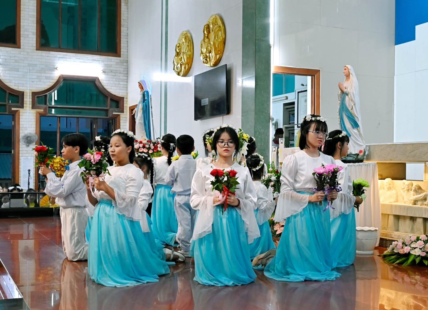 Tan-Phu-Hoa-be-mac-thang-hoa (4)