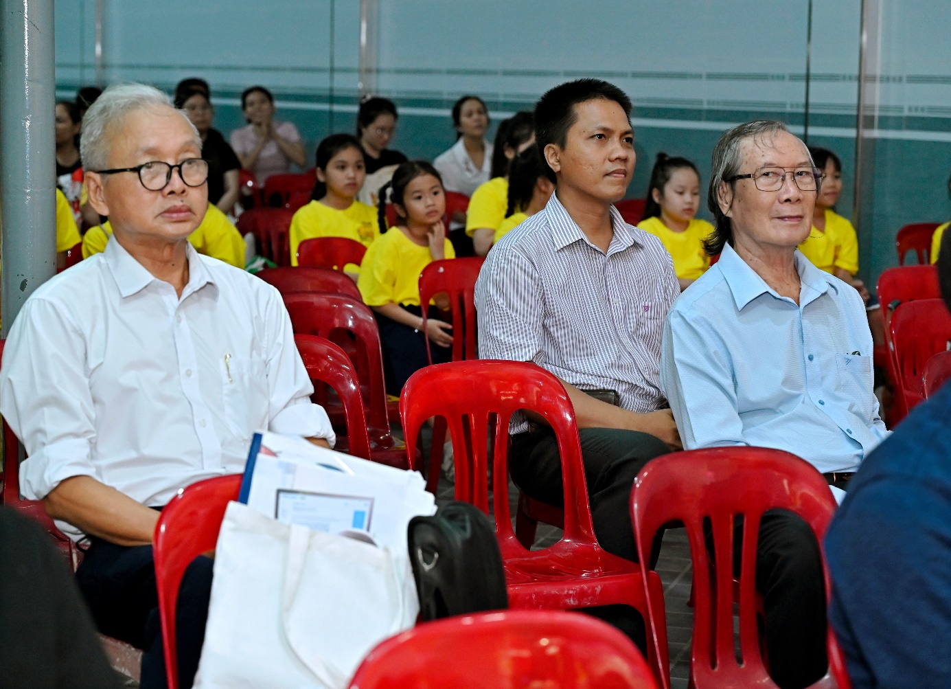 Tan-Phu-Hoa-khai-giang-lop-he (2)