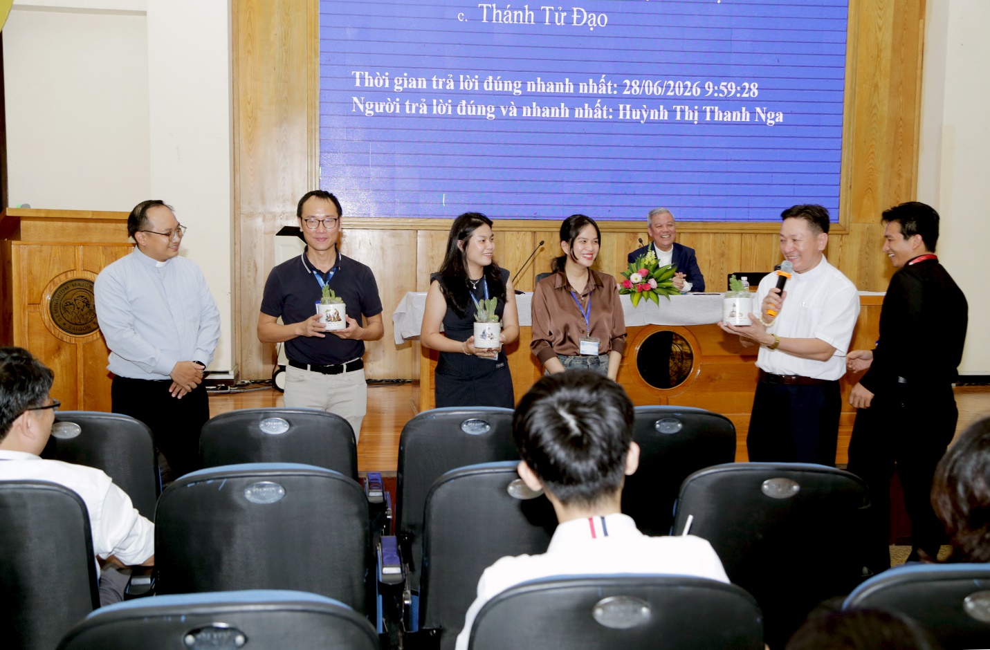 DNCG-hop-thuong-ky (5)