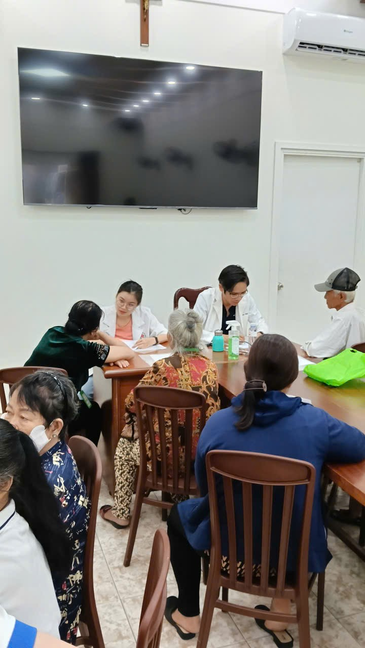 GX-Phao[o-kham-benh-tu-thien (2)
