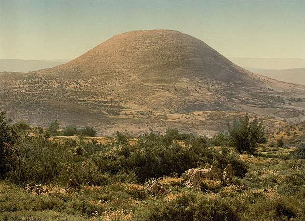 Núi Ta-Bo