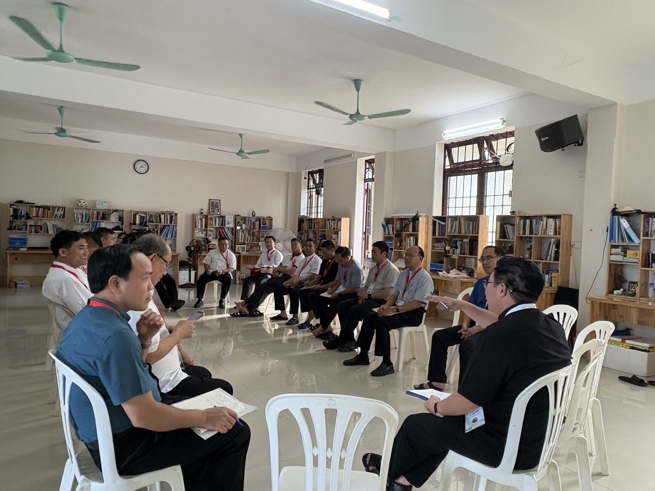 https://caritasvietnam.org/datafiles/img_data/images/z7045538909859_893b451c9e718ae0855e105f8b89724b.jpg