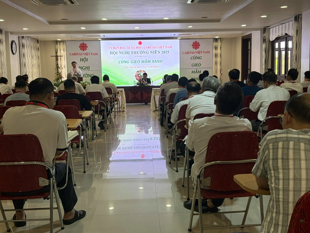 https://caritasvietnam.org/datafiles/img_data/images/z7045596881289_ab23af17ca8e3d5b9aa5ae81d293b4b9.jpg