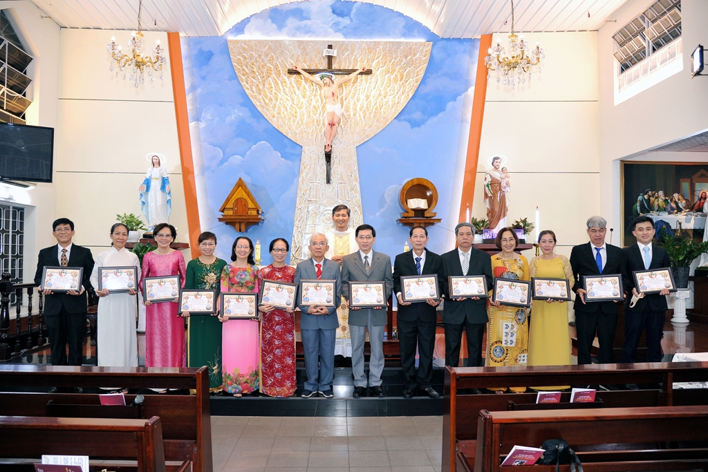 Giáo xứ Bàn Cờ: Tuyên hứa và nhậm chức HĐMVGX nhiệm kỳ 2020 - 2024
