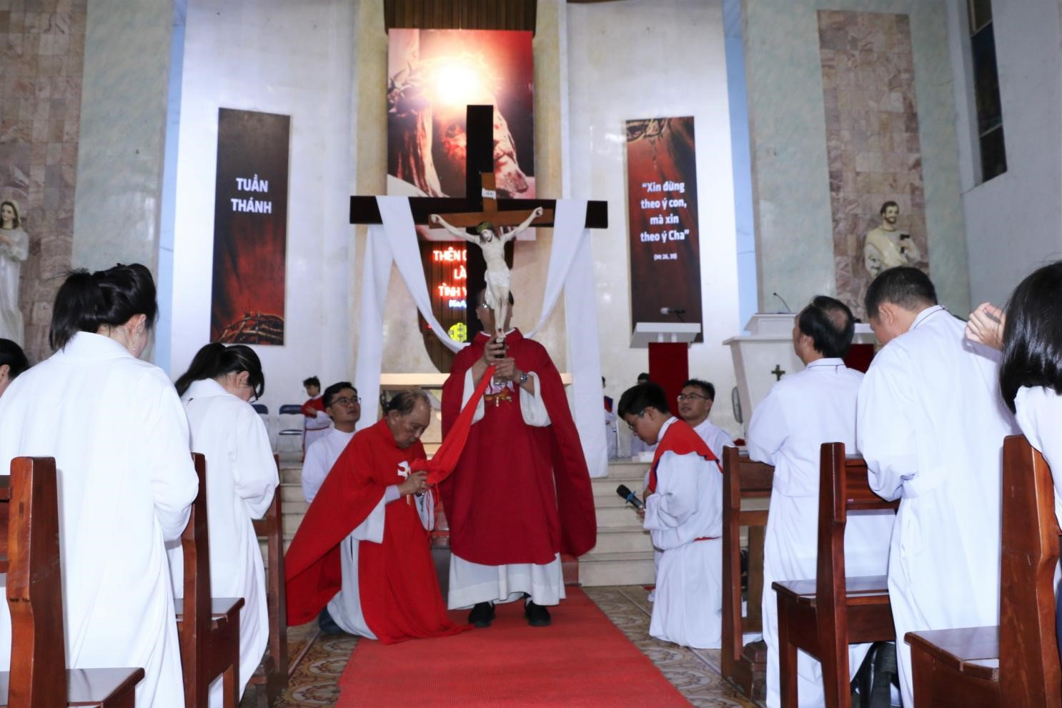 Giáo xứ Tân Trang: Tưởng niệm cuộc thương khó Chúa - 2024