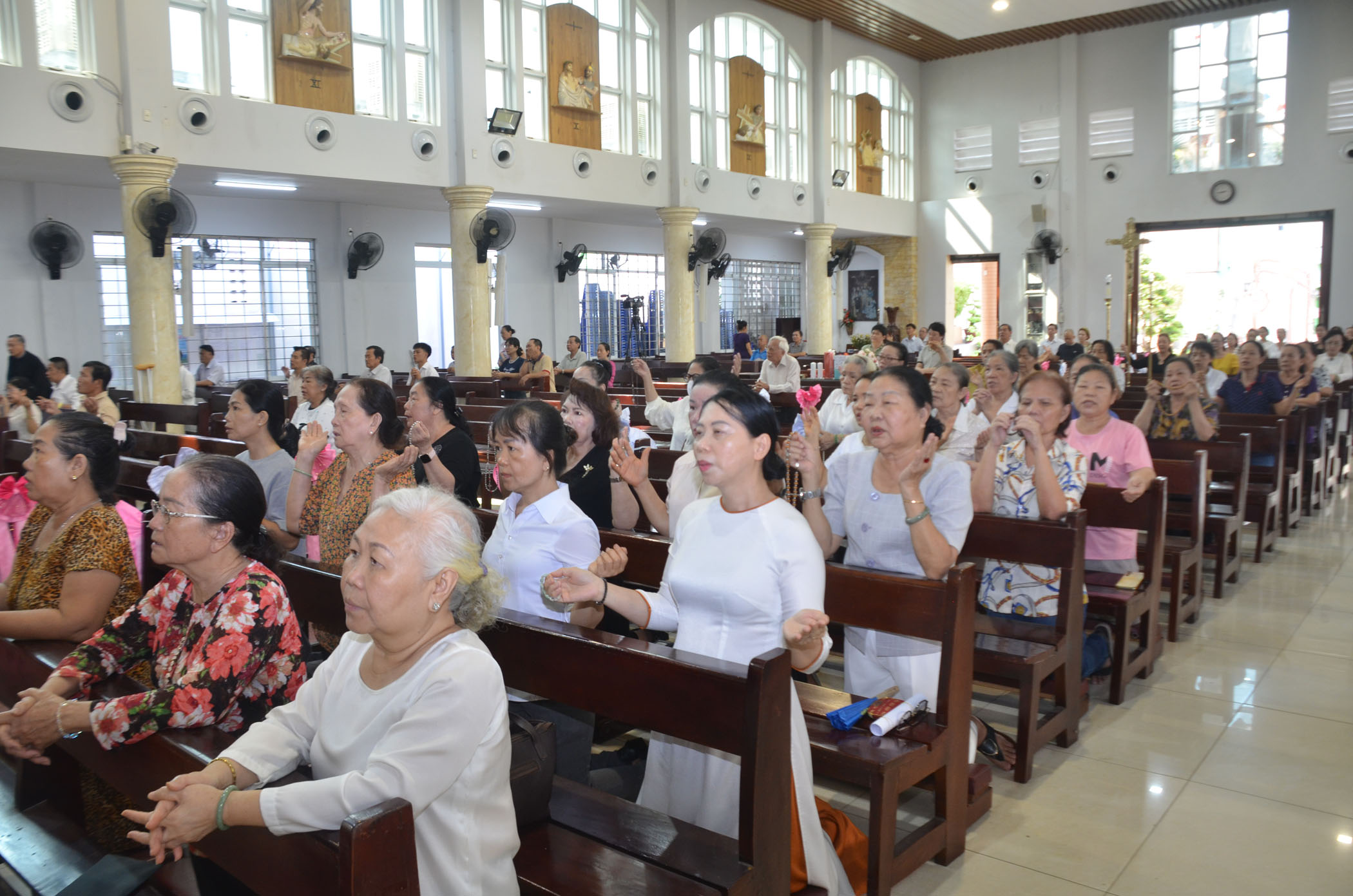 Giáo xứ Tân Việt: Đại lễ kính Lòng Chúa Thương Xót