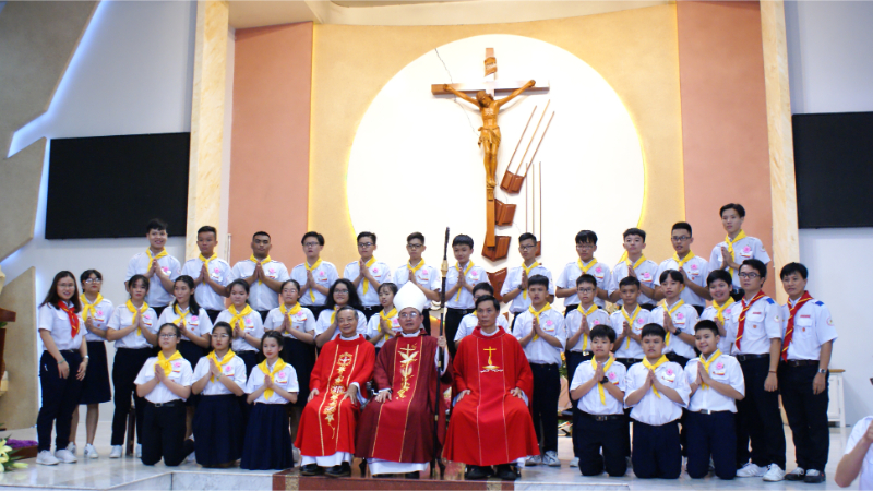 Giáo xứ Tân Việt: Thánh lễ Thêm Sức
