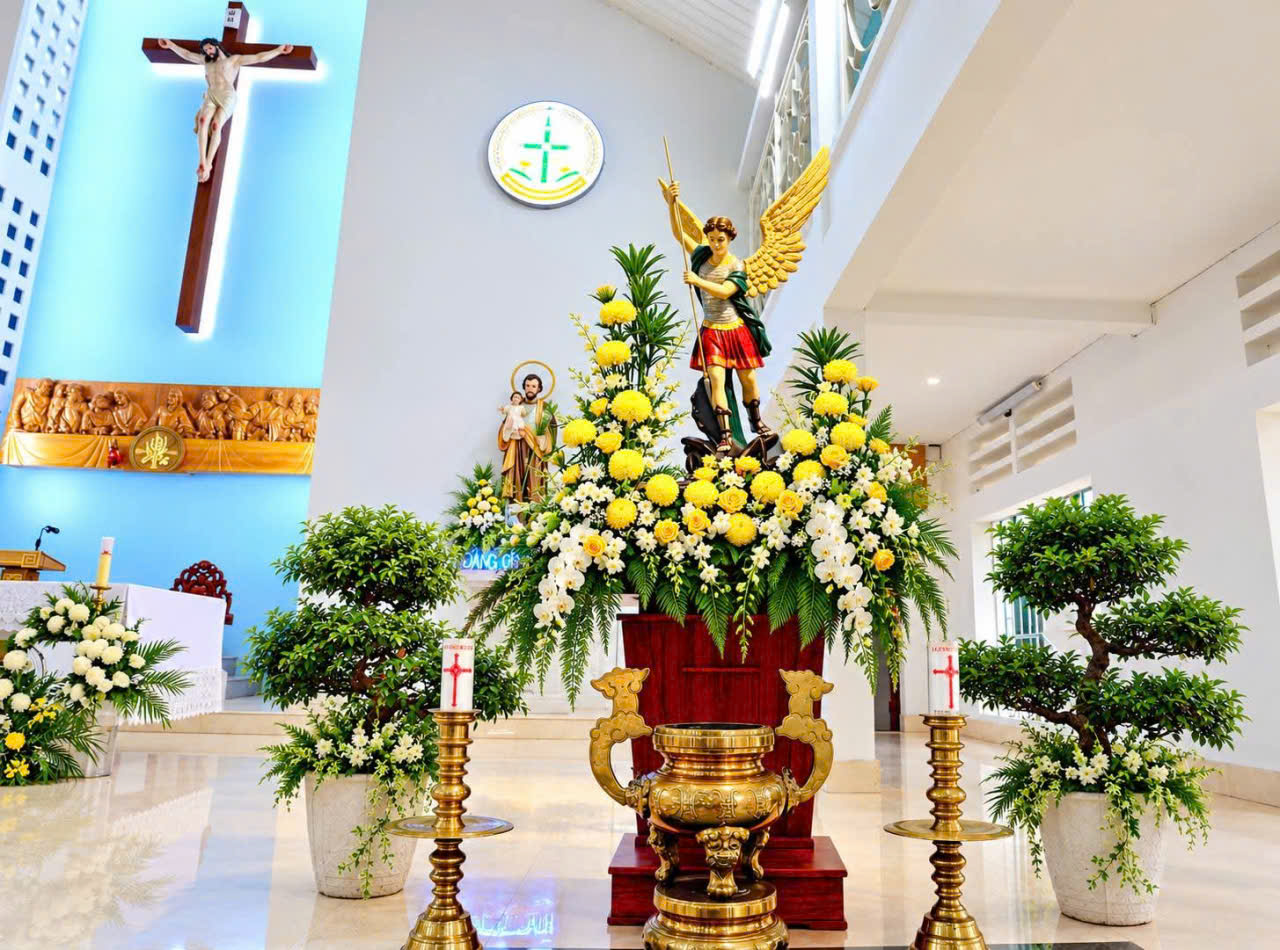 Giáo xứ Phú Thọ Hòa: lễ kính các Tổng lãnh thiên thần, bổn mạng giáo khu II