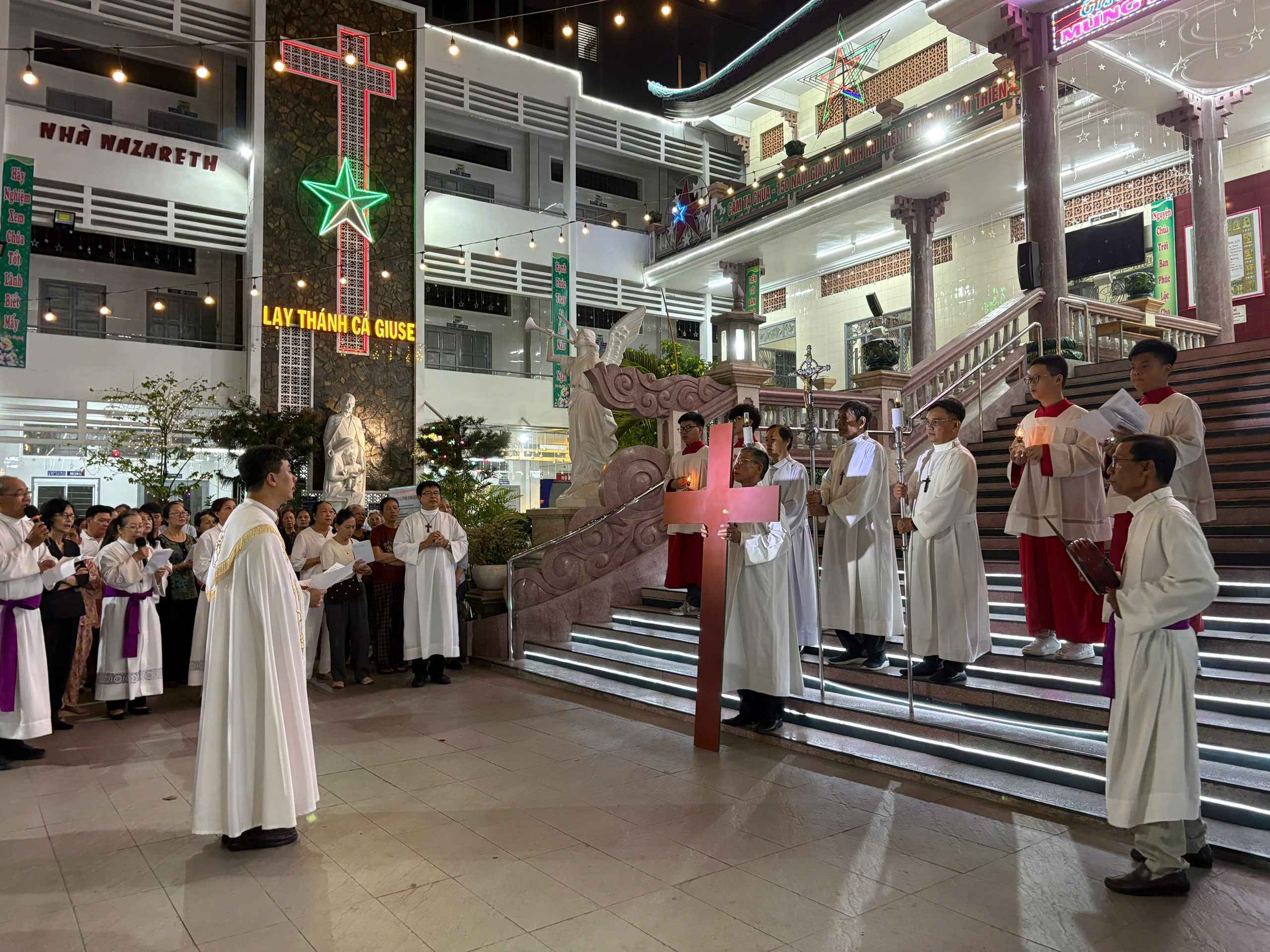 Giáo xứ Vĩnh Hội: Cử hành giờ Đàng Thánh Giá