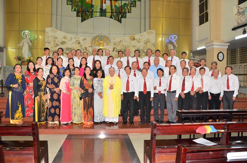 Giáo xứ Thăng Long: Gia đình PTTT mừng bổn mạng