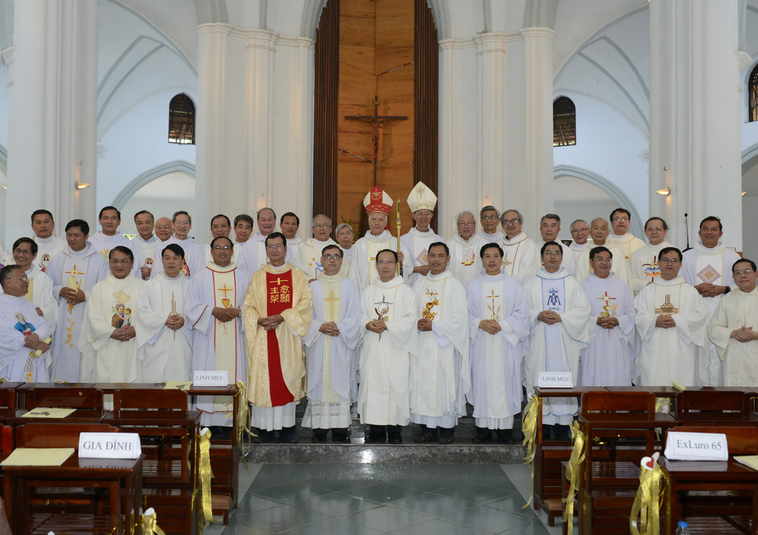 Ngân khánh linh mục Giacôbê Nguyễn Văn Thơm và sinh nhật thứ 55 của lớp Exluro 65