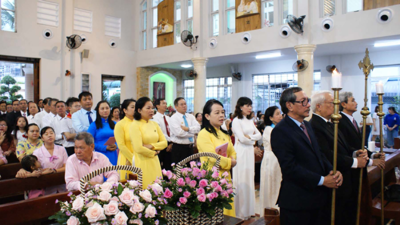 Giáo xứ Tân Việt: Mừng lễ Thánh Têrêsa - Bổn Mạng Giáo xứ