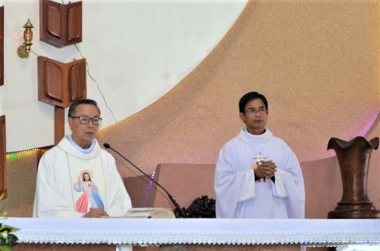 Giáo xứ Tân Việt: Cộng đoàn Lòng Thương Xót Chúa mừng bổn mạng