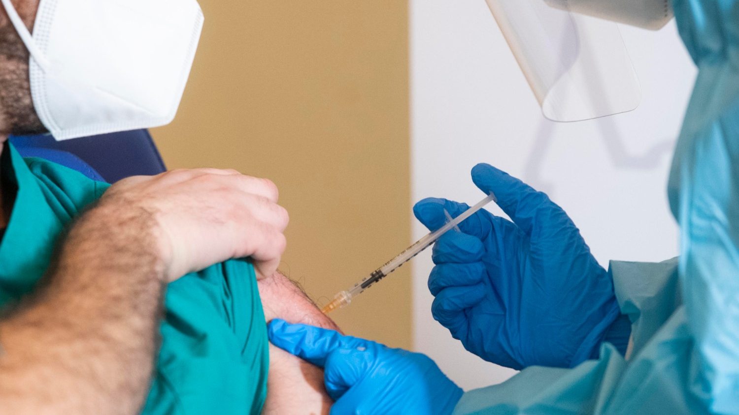 Vatican bắt đầu tiêm phòng vắcxin Covid-19