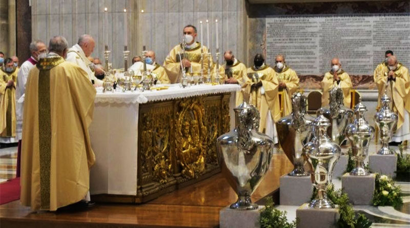 Đức Thánh Cha cử hành lễ truyền Dầu tại Vatican