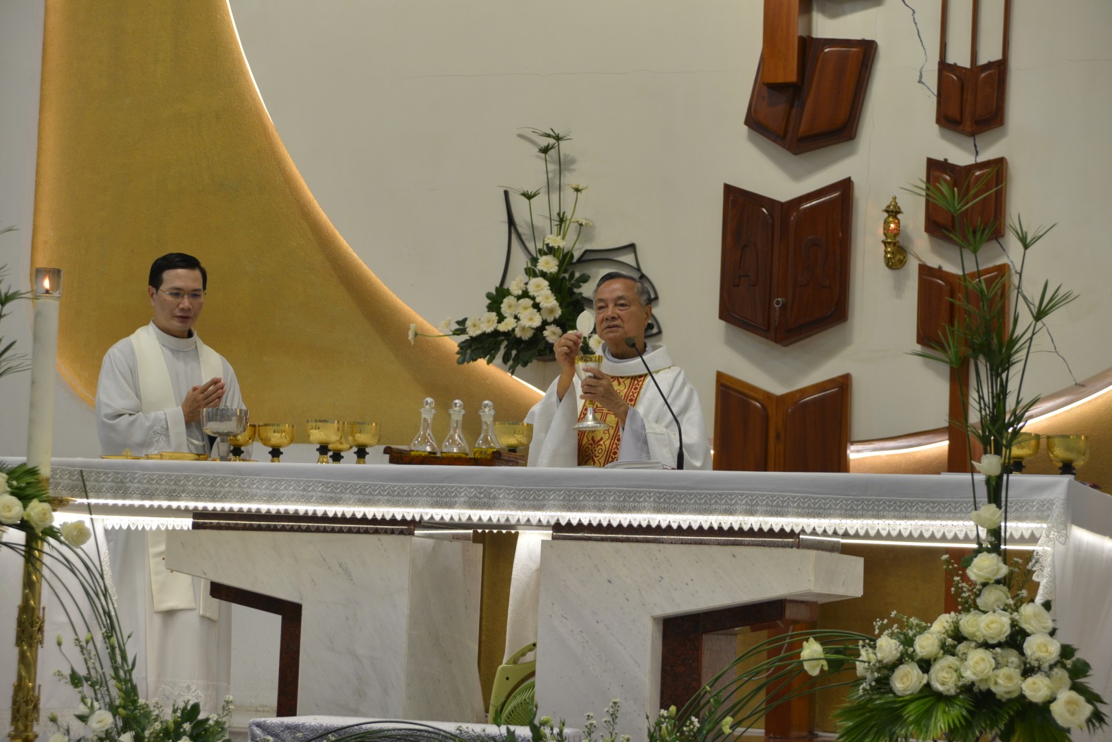 Giáo xứ Tân Việt: Thánh lễ Tiệc Ly - 2026