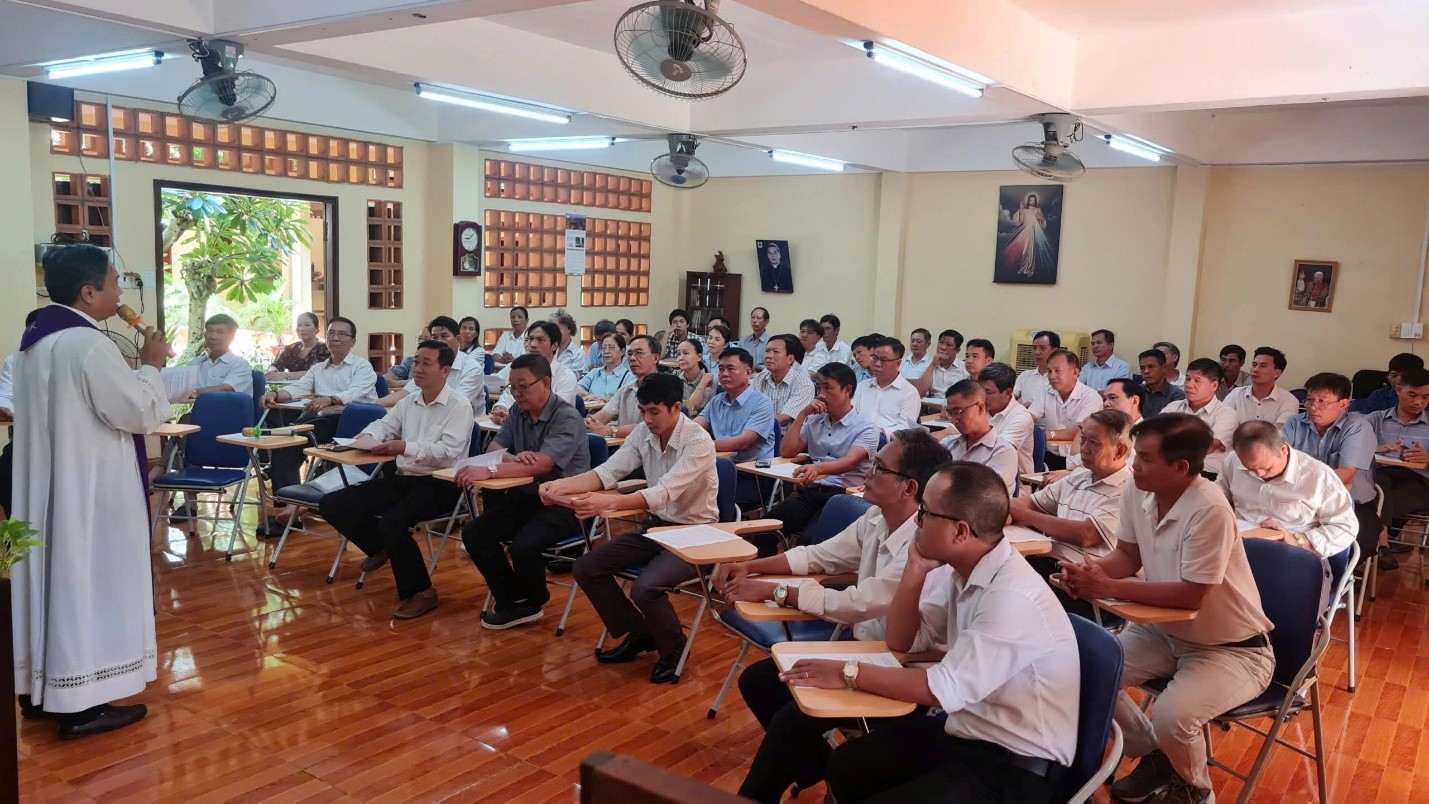 Hội đồng Mục vụ Giáo xứ Xuân Hiệp tĩnh tâm chuẩn bị mừng lễ bổn mạng Thánh Phêrô và Thánh Phaolô