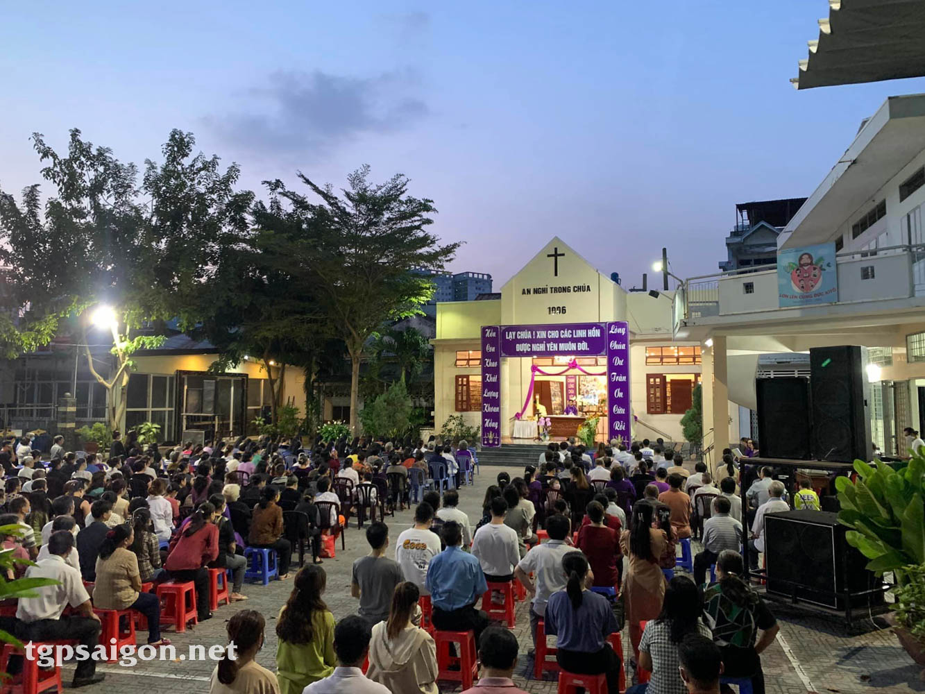 Giáo xứ Phú Bình: Thánh lễ cầu nguyện cho các linh hồn tại nhà an nghỉ 2-11-2022