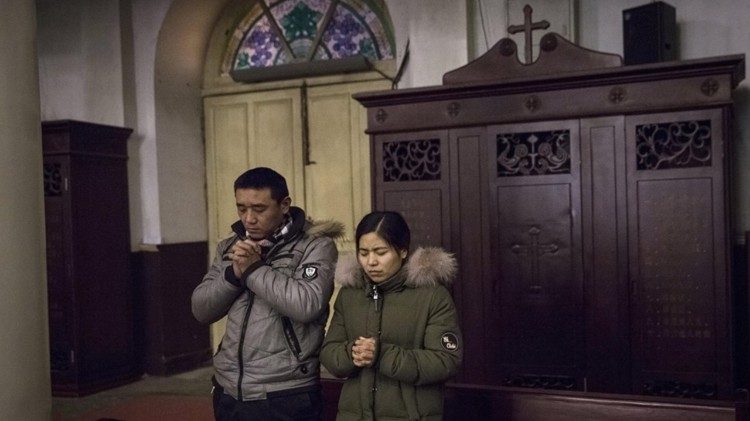 Thánh lễ có giáo dân tham dự lại bị đình chỉ ở Hong Kong