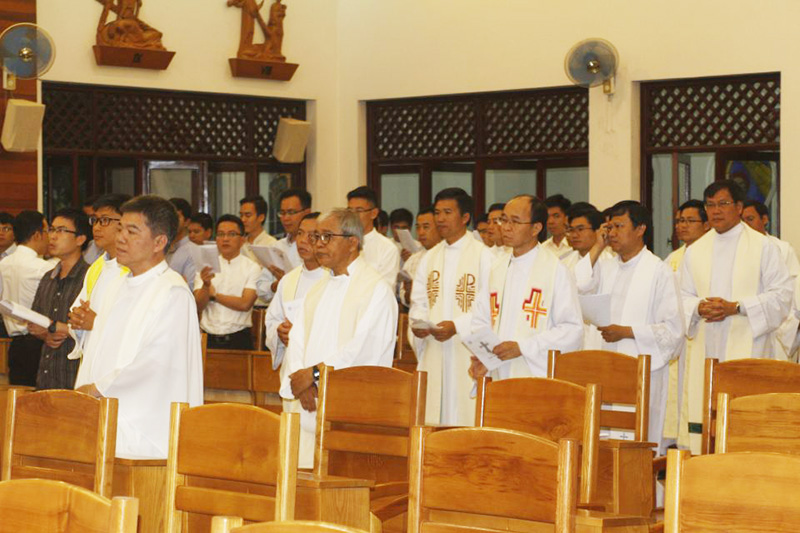 Dòng Tên Việt Nam: Thánh lễ phong chức Phó tế