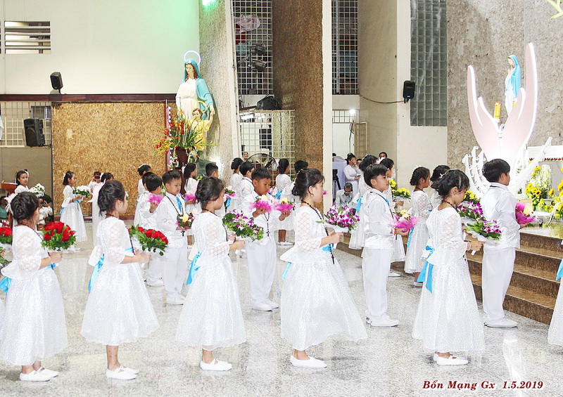 Giáo xứ Tân Phú: Chầu Lượt và mừng bổn mạng giáo xứ