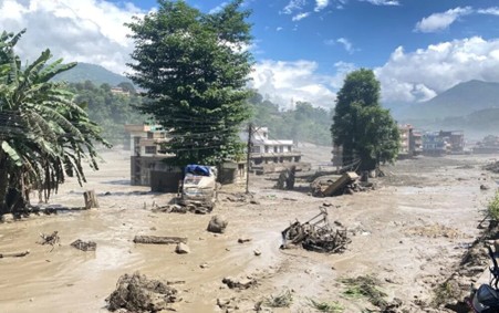 Từ dòng nước lũ ở Nepal đến lời mời gọi của lòng thương xót và trách nhiệm với ngôi nhà chung