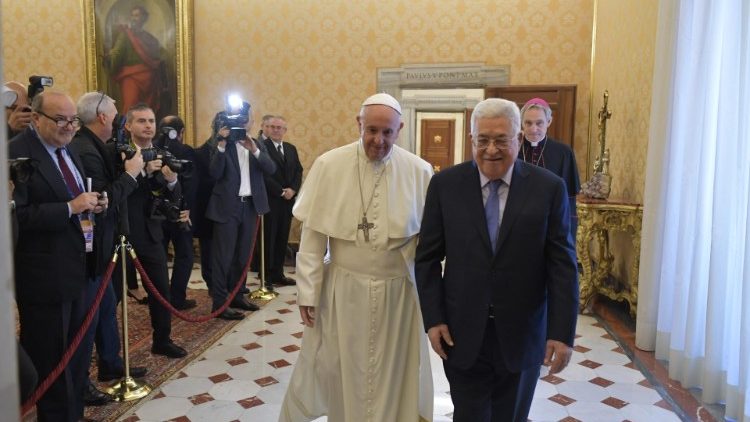 Đức Thánh Cha điện đàm với Tổng thống Palestine