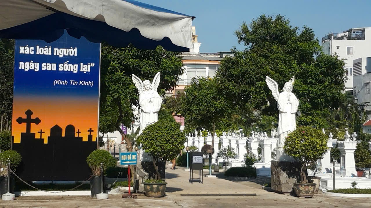 Tháng 11 - Tháng của niềm tri ân và hy vọng