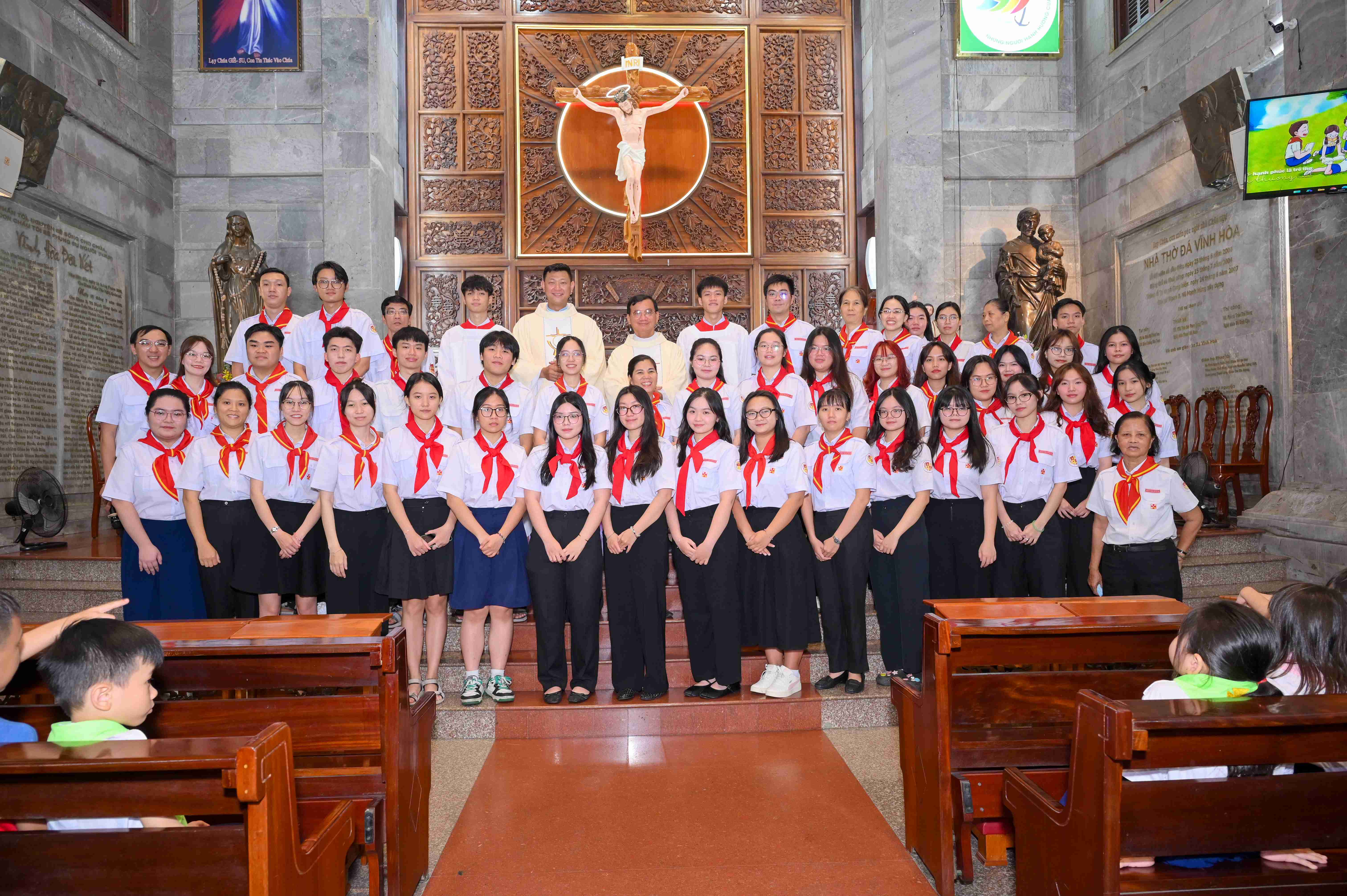 Đoàn Thiếu nhi Thánh Thể giáo xứ Vĩnh Hòa mừng lễ Thánh Phanxicô Xaviê