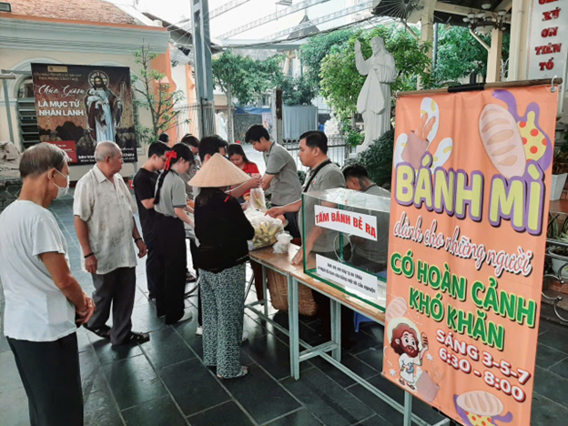 Giáo xứ Xóm Chiếu: “Tấm Bánh Bẻ Ra” - Dấu chỉ của tình yêu hiệp thông