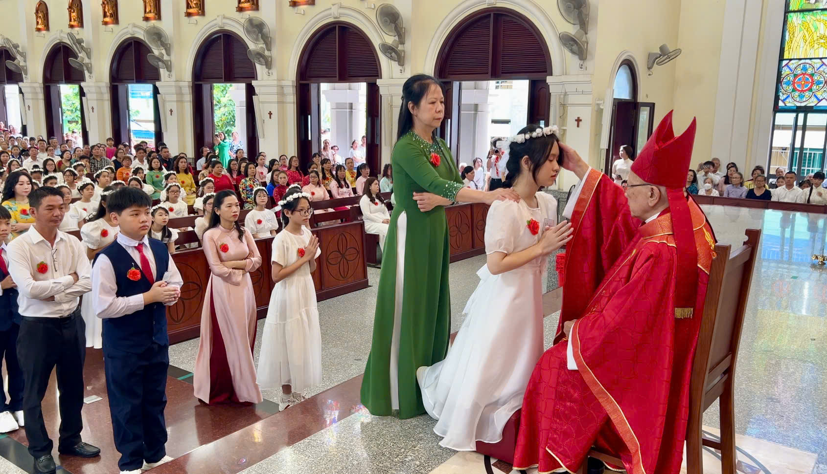 Giáo xứ Lộc Hưng: Hồng ân Chúa Thánh Thần