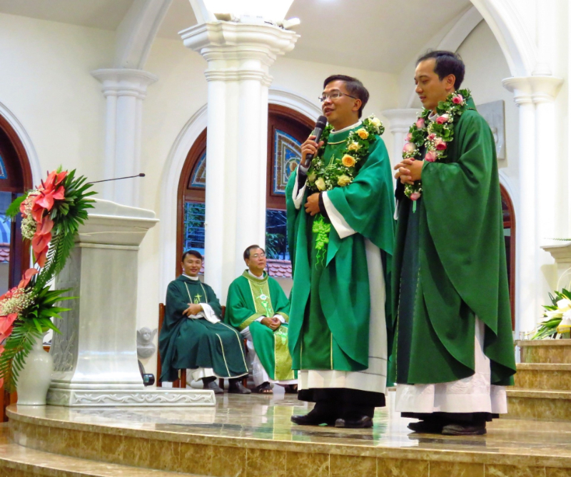 Giáo xứ Thị Nghè: Chào đón hai linh mục mới