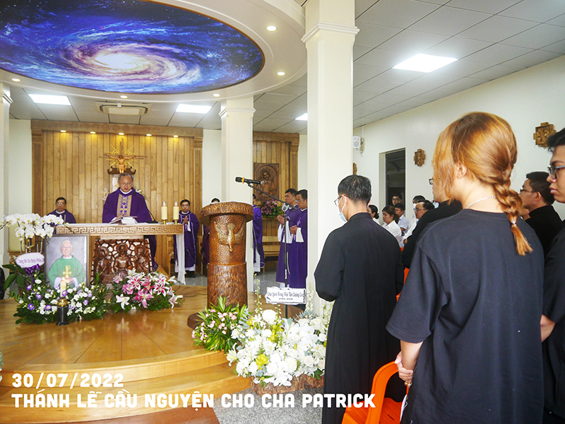 Cha Patrick Bernard Philbin: Lễ ‘Đưa Chân’ và Chương trình Tang lễ