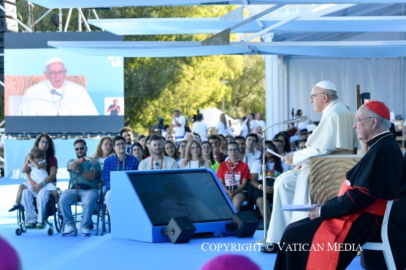 Diễn văn của Đức Thánh Cha tại buổi ngắm Đàng Thánh Giá với 800.000 bạn trẻ tại Lisbon