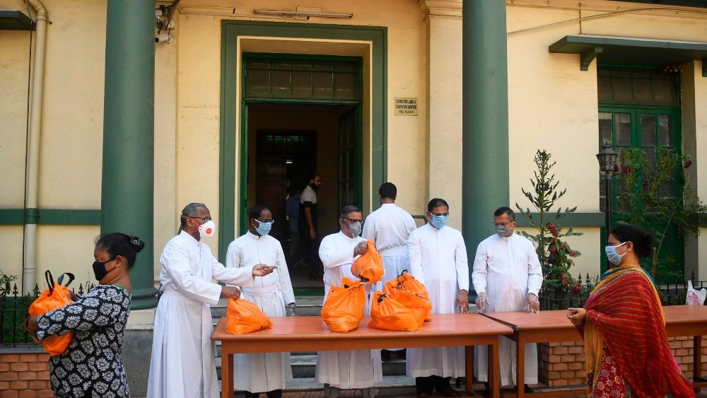 84 linh mục Ấn Độ không nhận lương để ủng hộ người nghèo