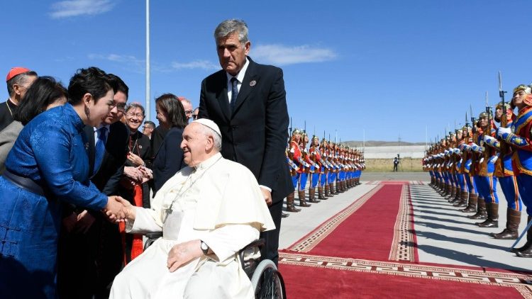 Đức Thánh Cha từ giã Mông Cổ trở về Roma